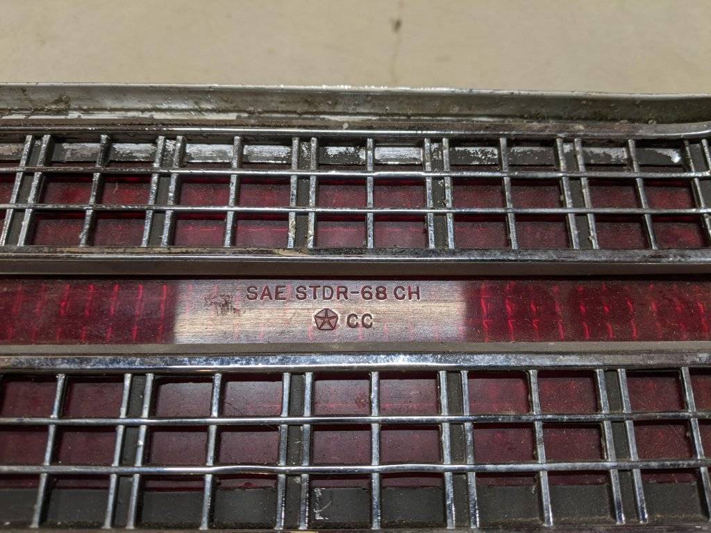 68 New Yorker taillight (2).jpg