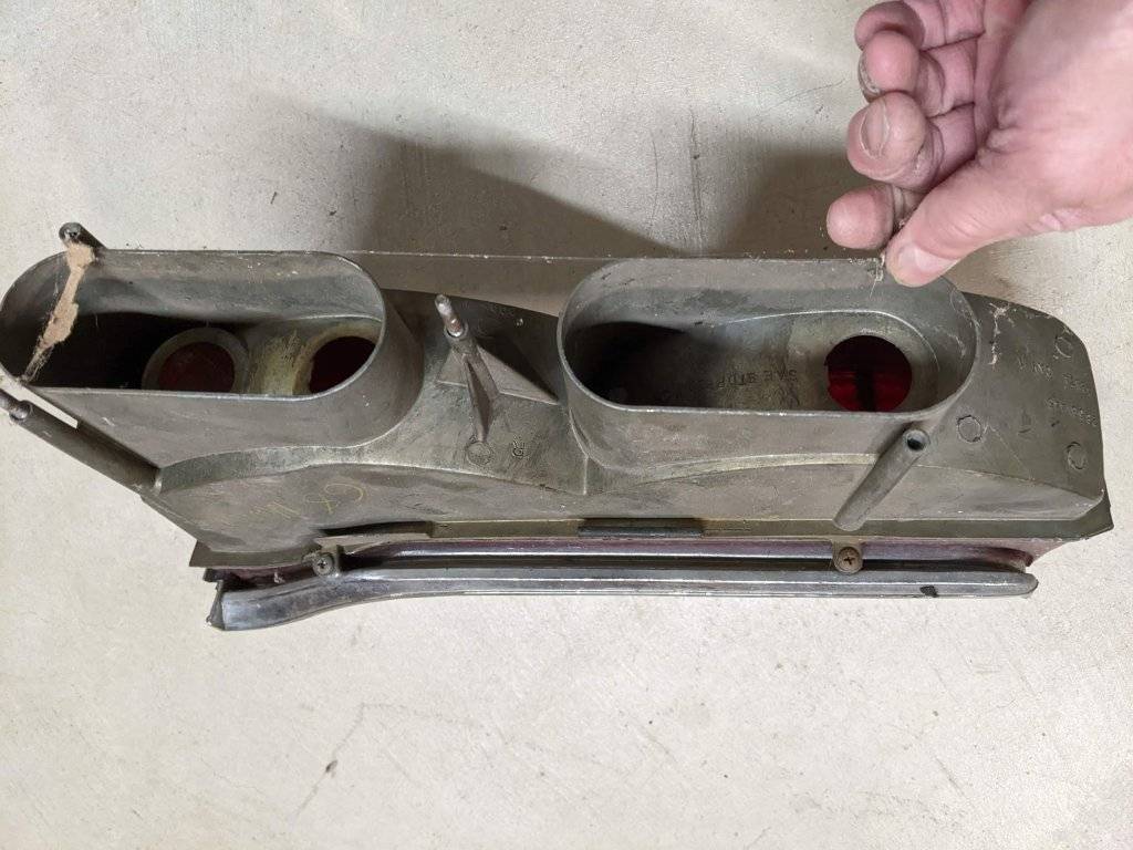 68 New Yorker taillight (6).jpg