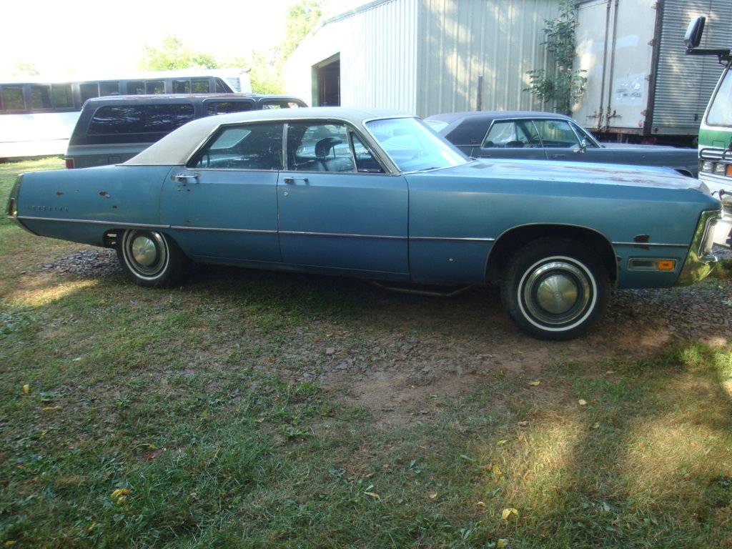 71 Imperial 4drHT blue 1.JPG
