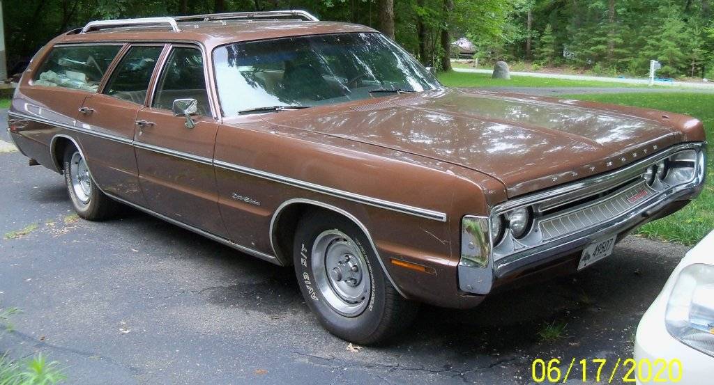 71 Plymouth Fury Wagon Right Front.jpeg