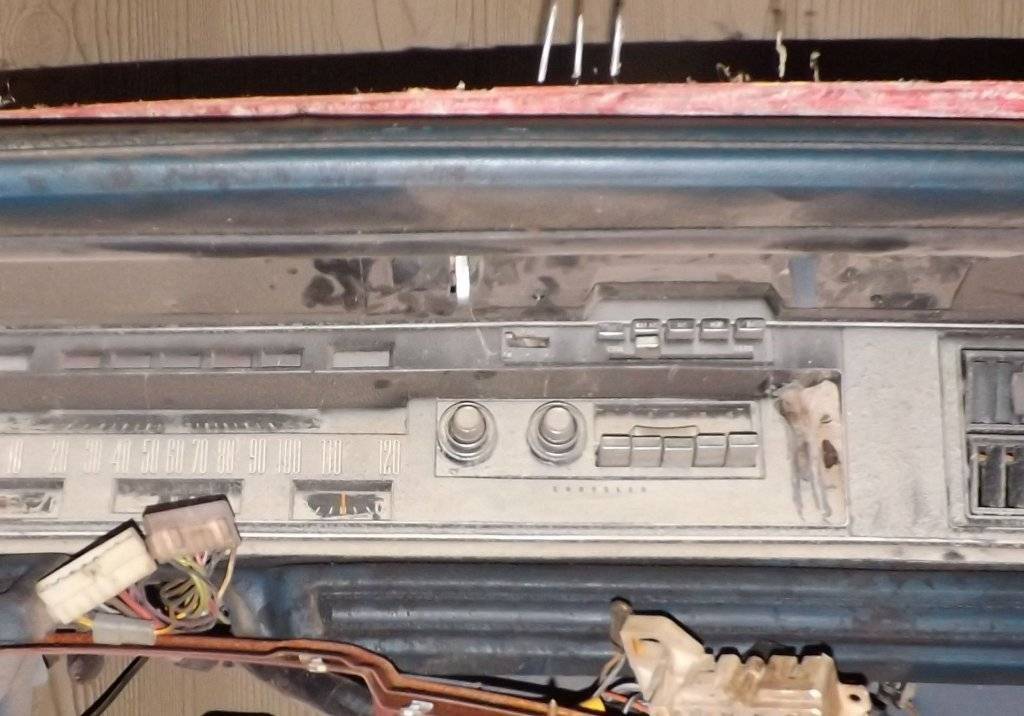 72 chrysler instr..jpg