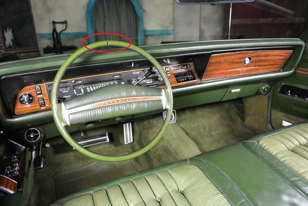 72 Imperial_steering wheel.jpg