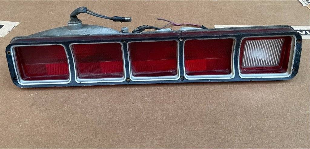 72_Fury_taillight-a.jpg