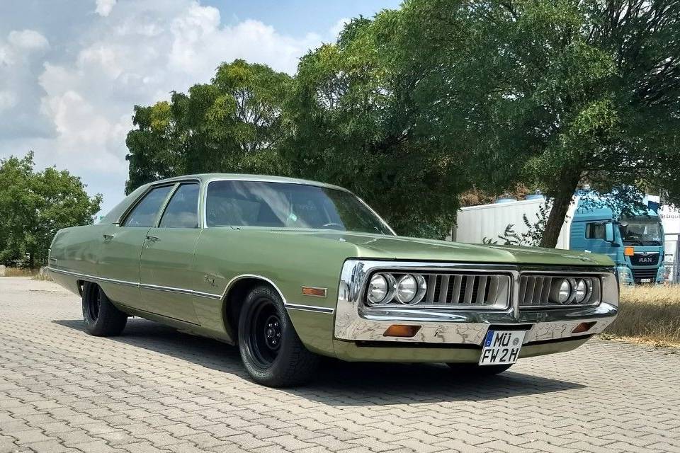 72er_Chrysler_Newport_Custom_Sedan_Friedrich_Weizell.jpg