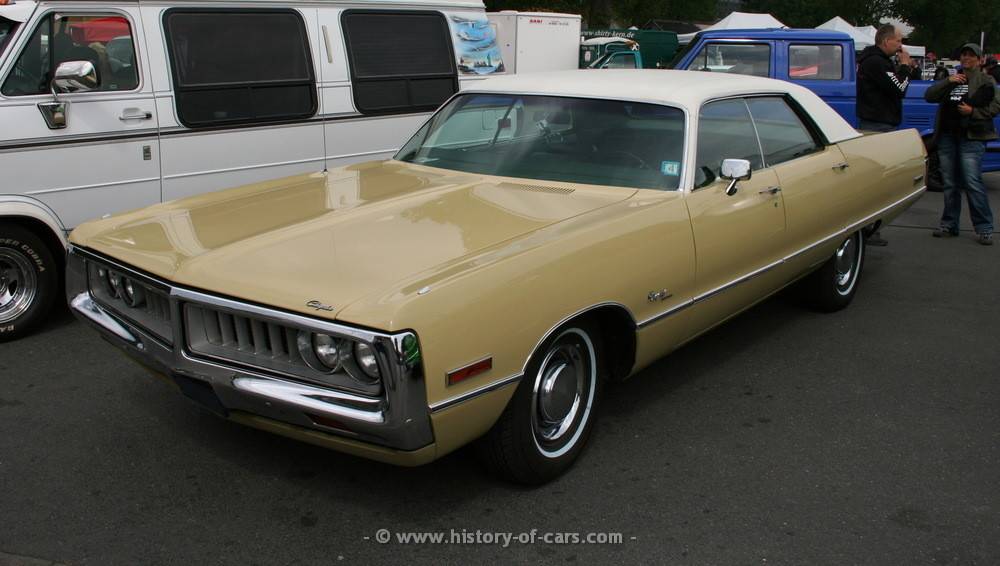 72er_Chrysler_Newport_Royal_4dr_HT.jpg