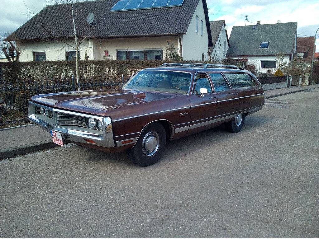 72er_Chrysler_TownCountry_FOR_SALE_12500.jpg