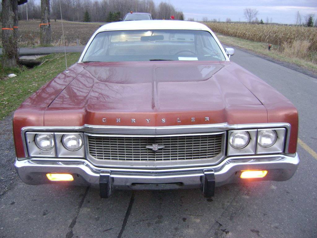 73_chrysler_newport-pic-9149.jpg