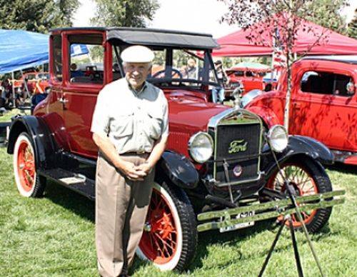 8-4-car-show-model-t-800x600.jpg