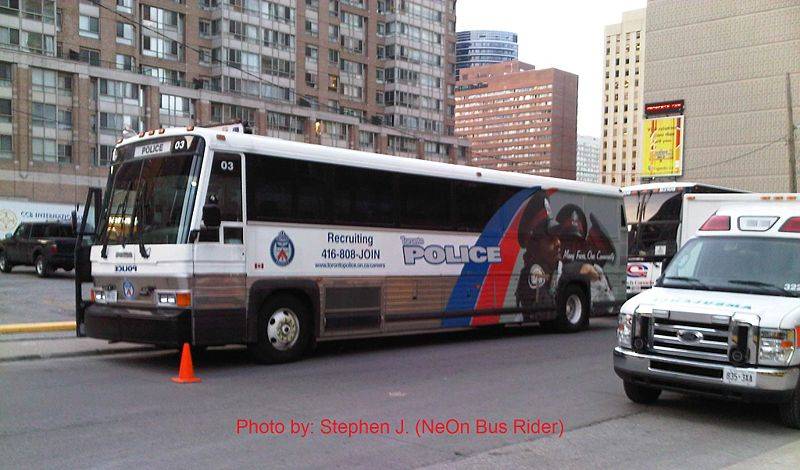 800px-Toronto_Police_Services_03.jpg