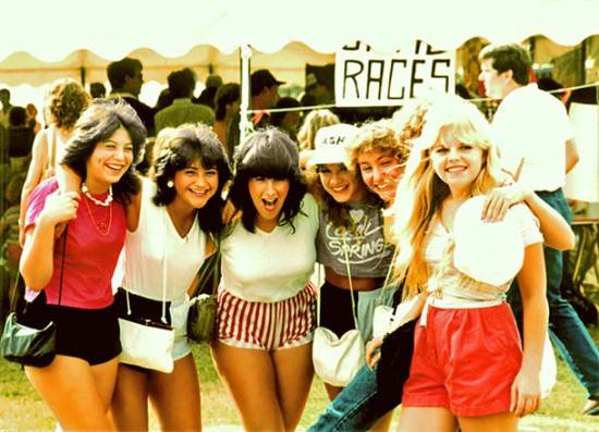 A-Nostalgic-Look-At-Teen-Life-In-The-1980s-005-550x397.jpg