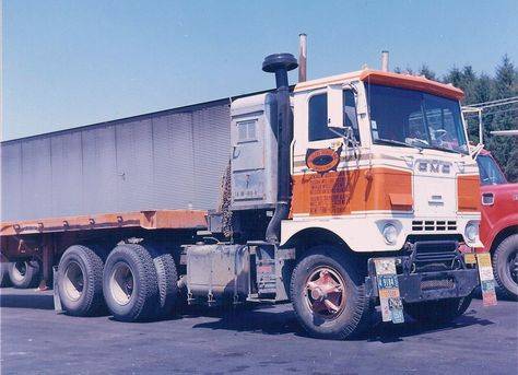 afcd7ecbd0d9d8558116d4f4c9f60219--vintage-trucks-old-trucks.jpg