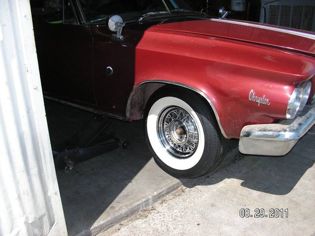 Barber car with wire-spoke wheel..jpg