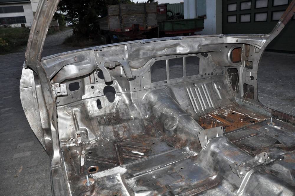 bare-metal-interior_05.JPG