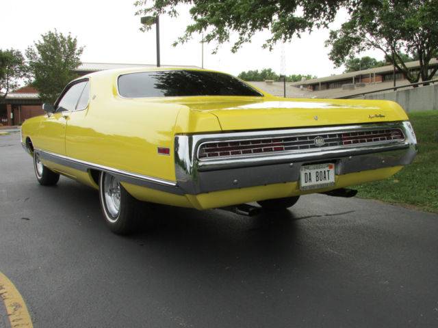 beautiful-1971-chrysler-new-yorker-440-at-lemon-twist-ac-fuel-injection-7.jpg