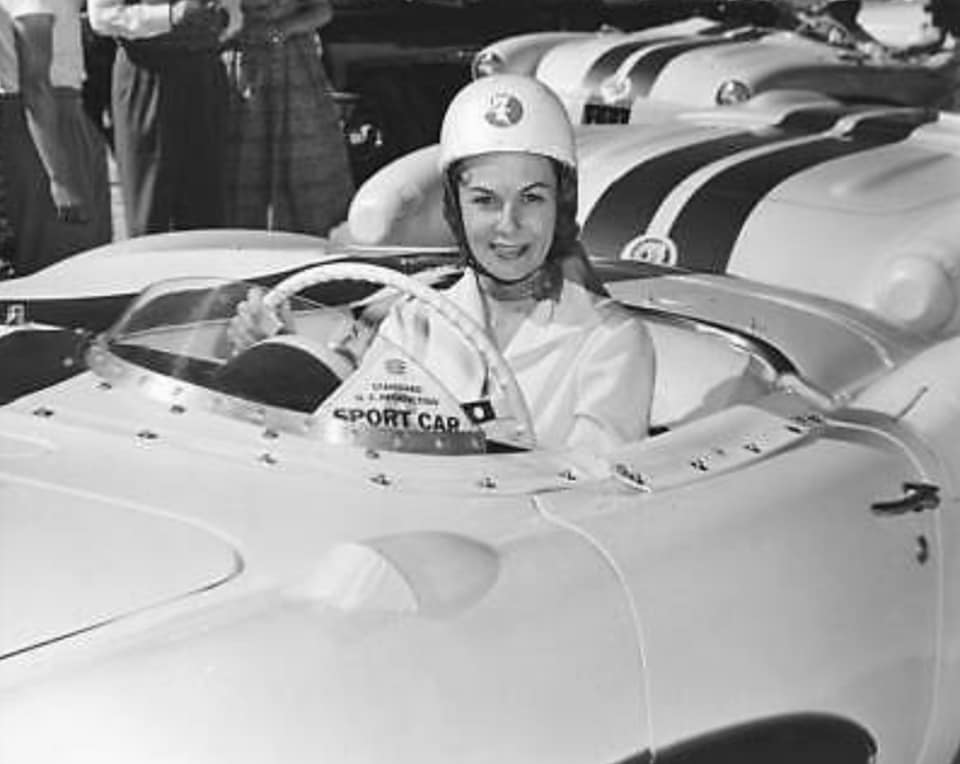 Betty Skelton - 1956 Daytona Beach speed run, achieved 156.99 mph_001.jpg