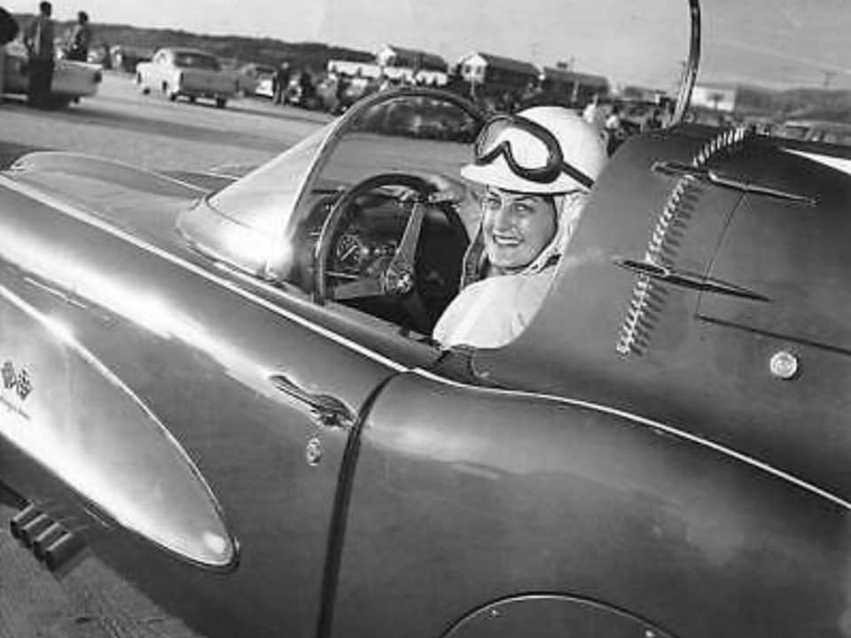 Betty Skelton - 1956 Daytona Beach speed run, achieved 156.99 mph_003.jpg