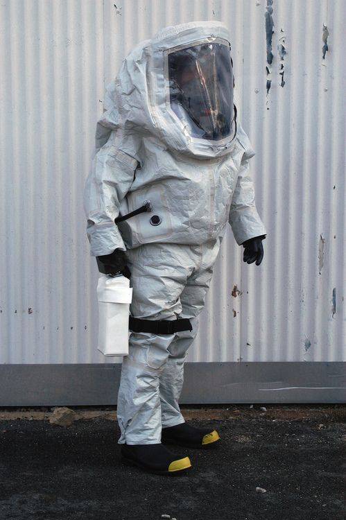 BIOHAZARD.SUIT.jpg