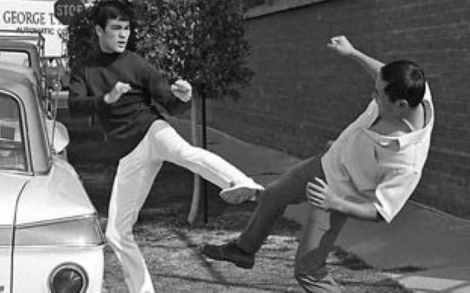 Bruce-Lee-Street-Fight.jpg