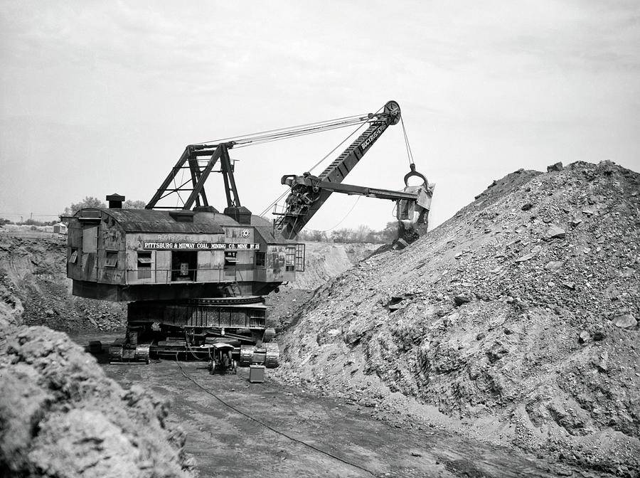 bucyrus-erie-steam-shovel-1915-daniel-hagerman.jpg