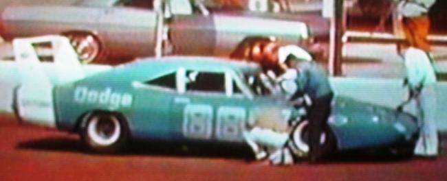 buddy baker dodge charger daytona 200 talladega 1970.jpg