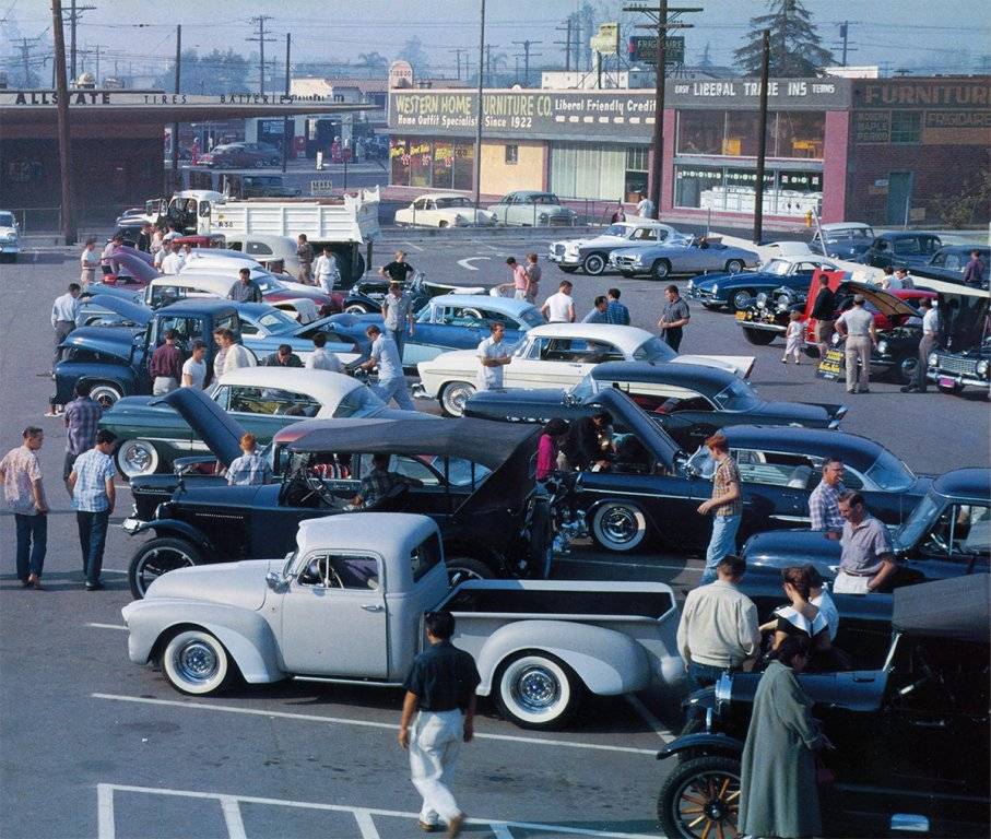 CCC-1957-sears-parking-lot-show-right-01.jpg