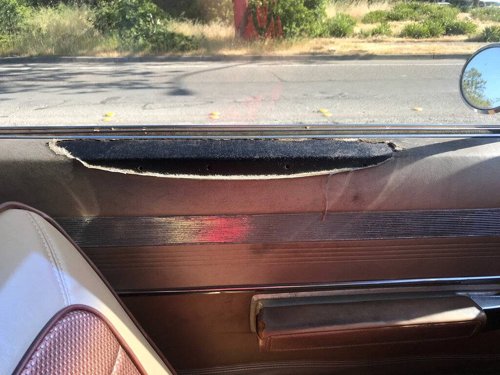 Chrylser inside2.jpg