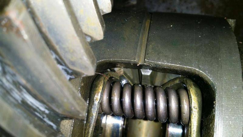 Chrysler 12 Bolt2.jpg