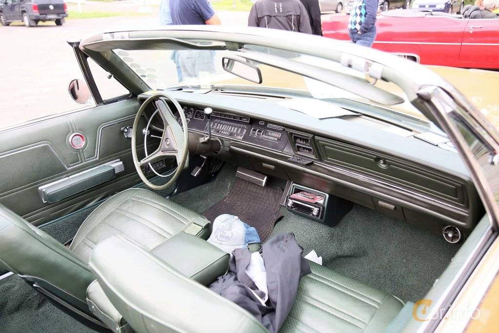 chrysler-300-convertible-interior-kungalvs-kulturhistoriska-fordonsvanner-2018-v33-1-632845.jpg