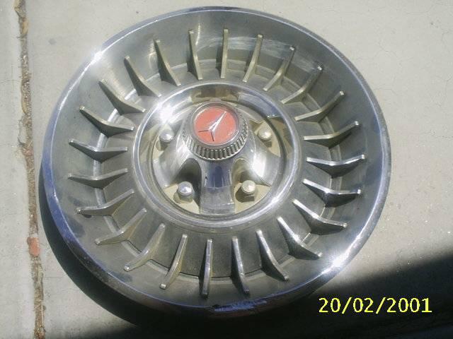 chrysler fury hubcaps 001.JPG