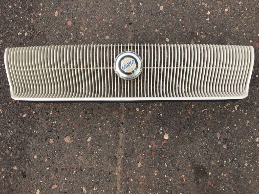 chrysler grille.jpg