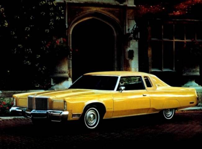 chrysler1976newyorker2dooryellow.jpg