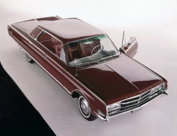 chrysler_new_yorker_hardtop_sedan_6.jpeg