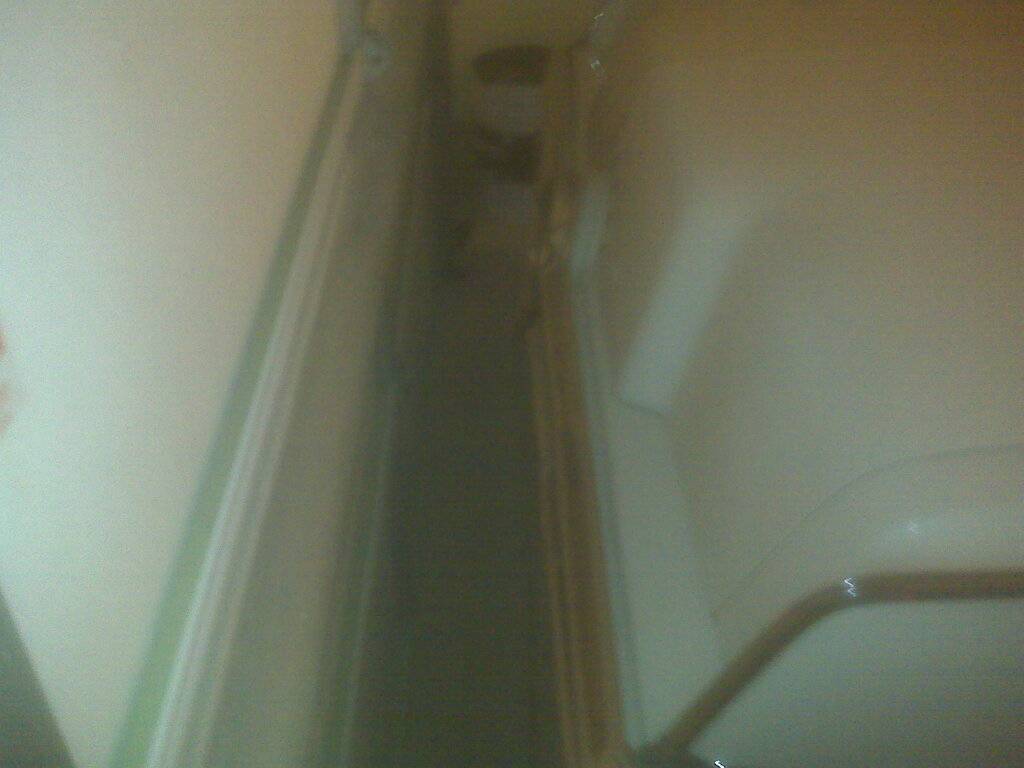 Clearance in garage, rear  (2010-07-23).jpg