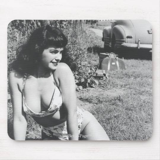 cnic_pinup_with_vintage_american_car_mouse_pad-r0fafea0c103d4e22a49345fbbb7e79ab_x74vi_8byvr_540.jpg