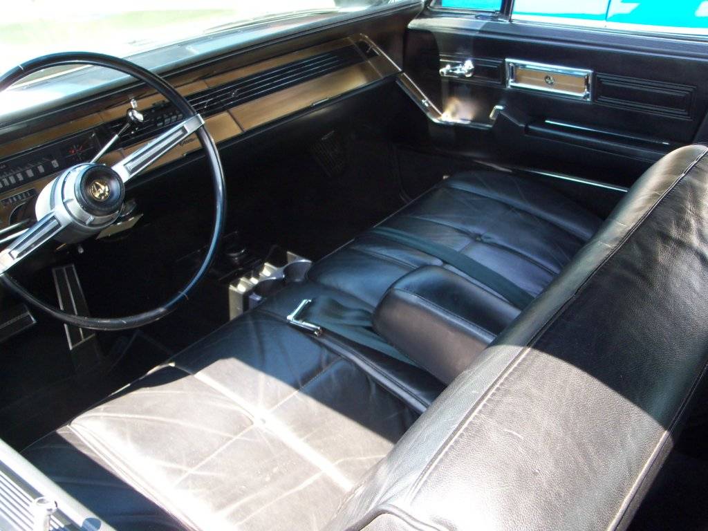 Cornwall  Mopar 2011 show 002.JPG