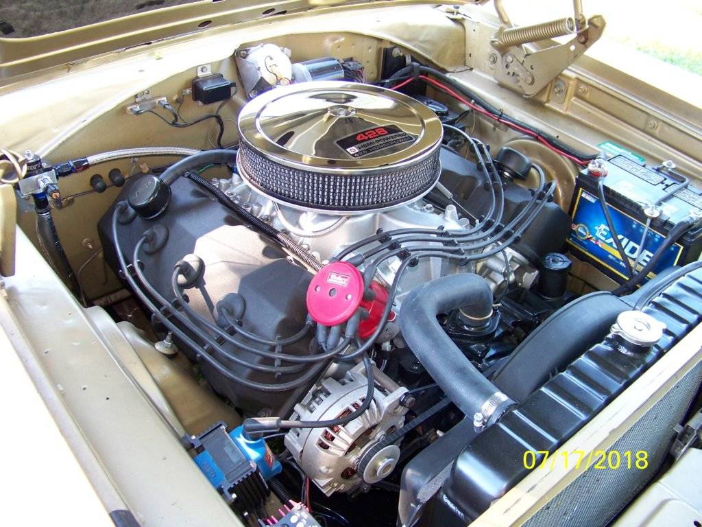 Coronet Hemi1.JPG