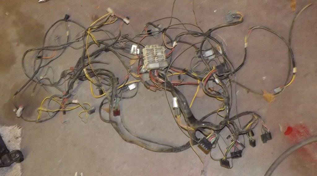 dash wiring harness.jpg