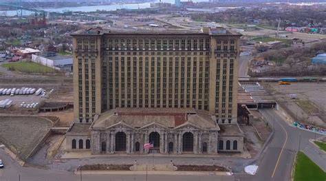 detroit train station.jpg