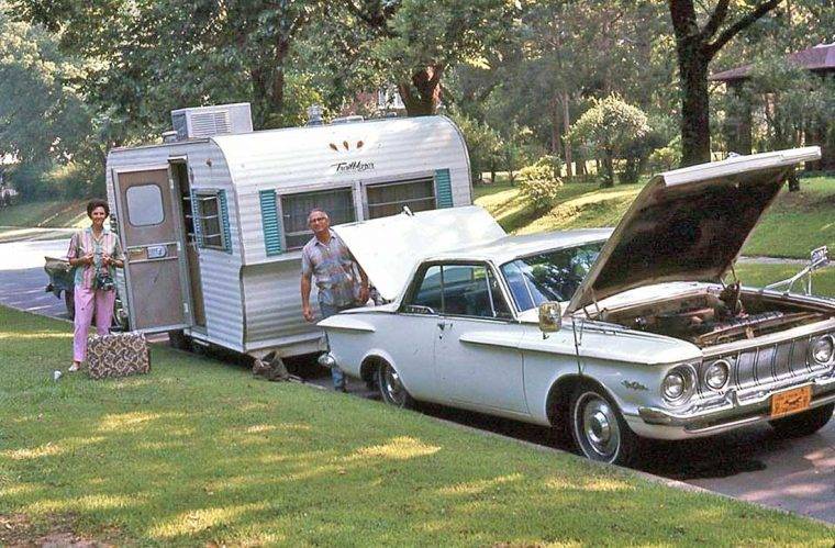 Dodge-Camp-Trailer-Ford-760x499.jpg