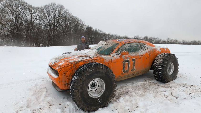 dodge-challenger-general-lee-on-44-inch-tires-hits-the-snow-makes-some-angles_2.jpg