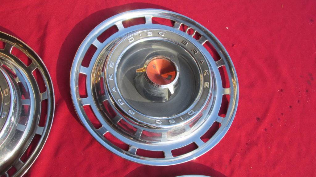 dodge hubcap.jpg