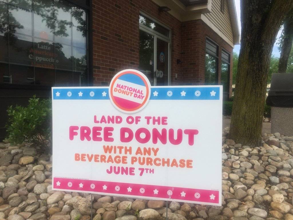 donut sign.jpg