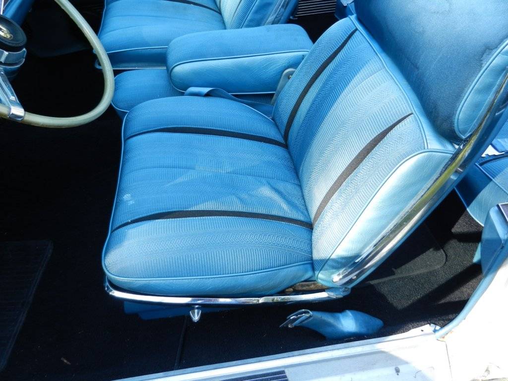 DRIVERS SEAT CLOSEUP.jpg