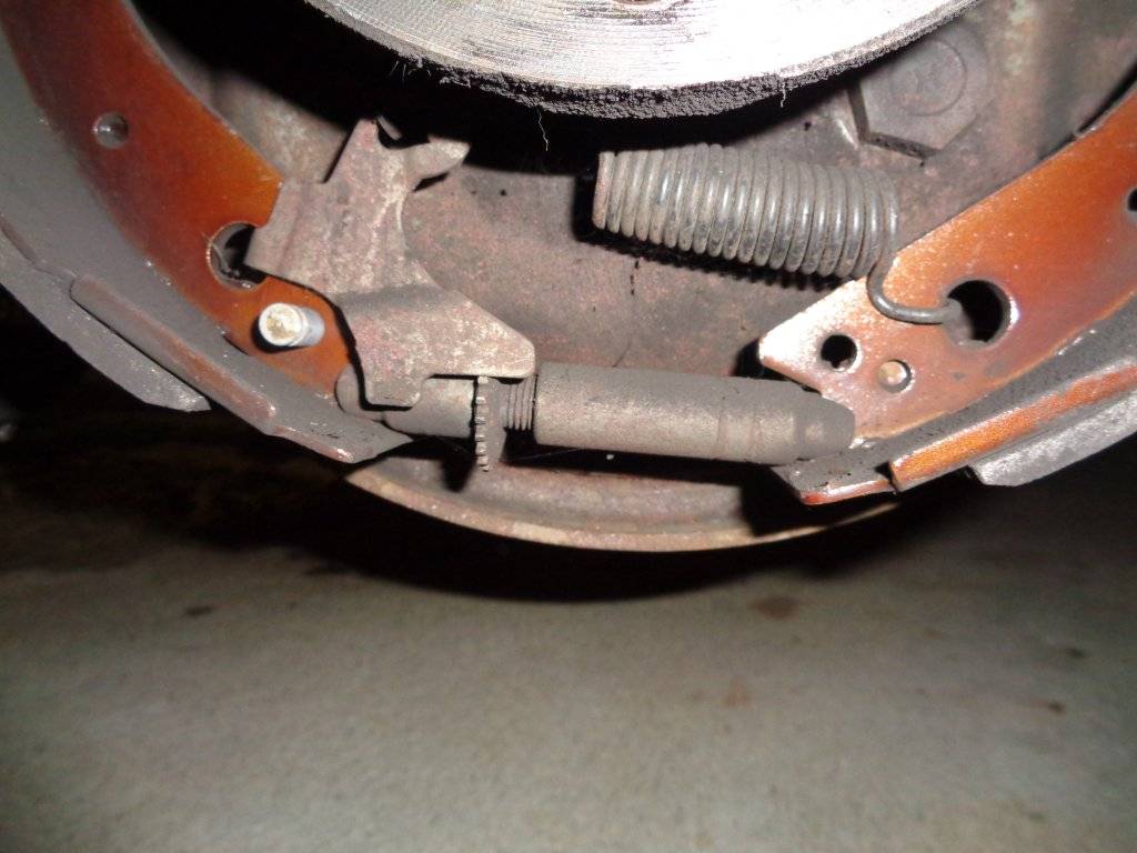 66 windsor power drum brakes hanging up For C Bodies Only Classic