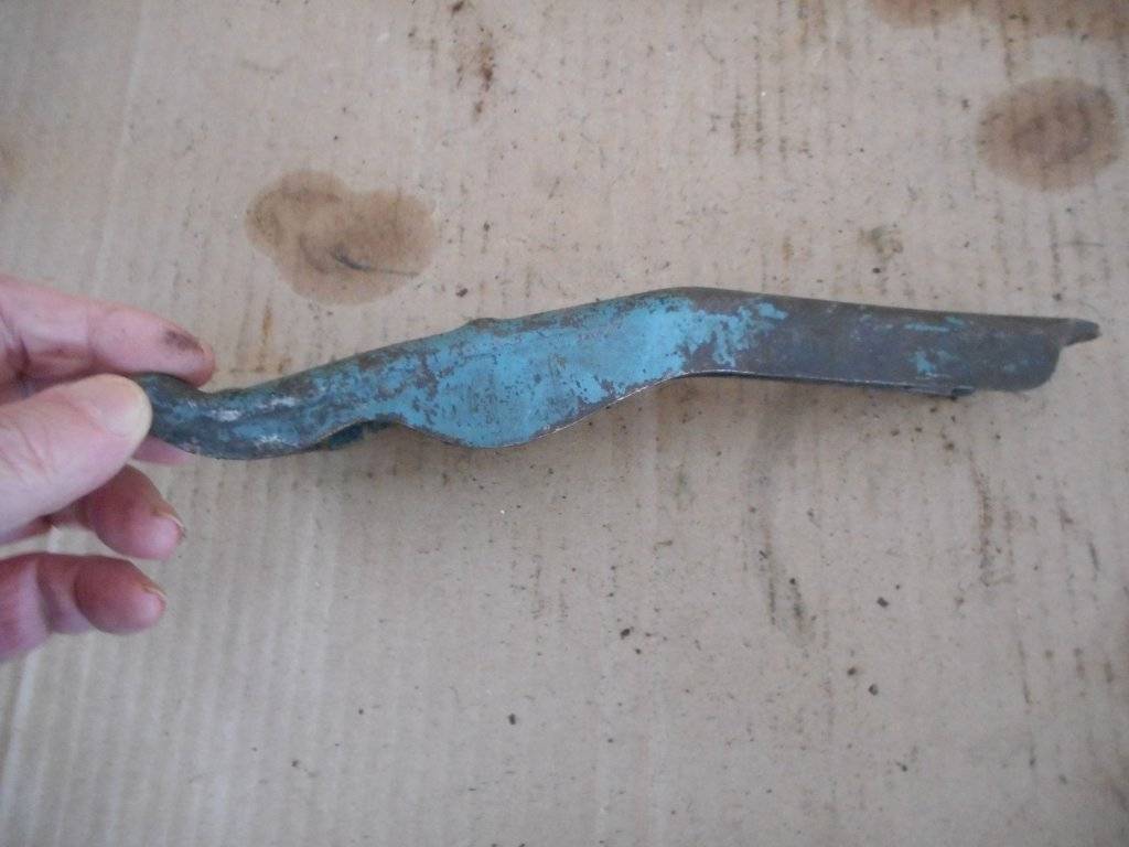 SOLD OEM Mopar clutch fork, fits 1962 to 1965 Bbody and 1964 to 1972