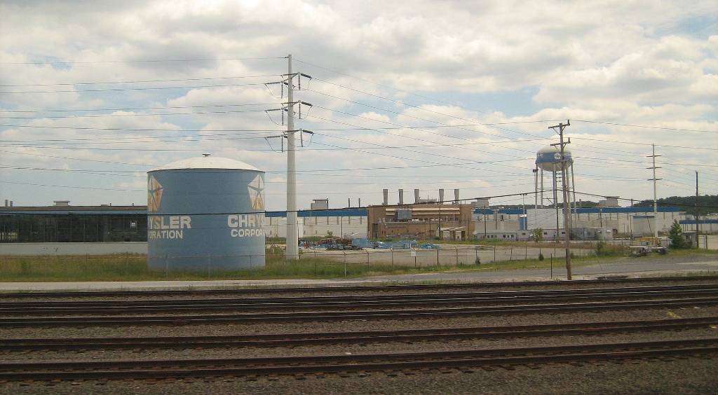 ewark_Assembly_Facility_grounds_viewed_from_Amtrak.jpg