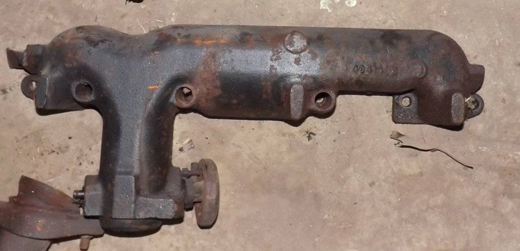 exhaust manifold.jpg