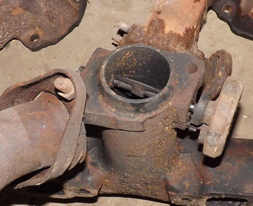 exhaust manifold3.jpg
