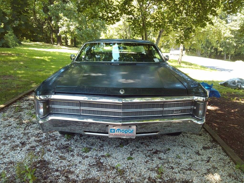 F9 - Dark Emerald Crown 2-door - 002.jpg