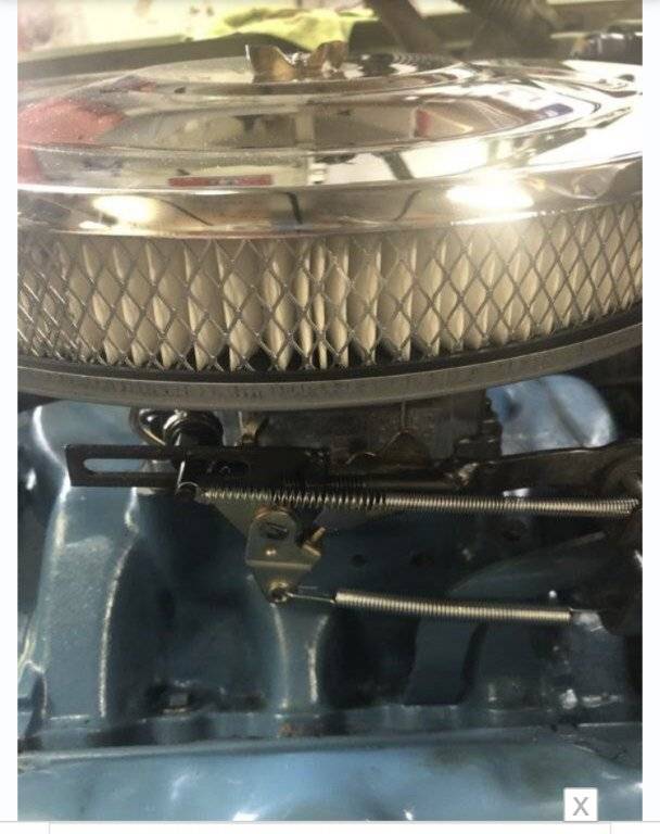 Carburetor stuck and increases idle rev without pedal and top flap isn